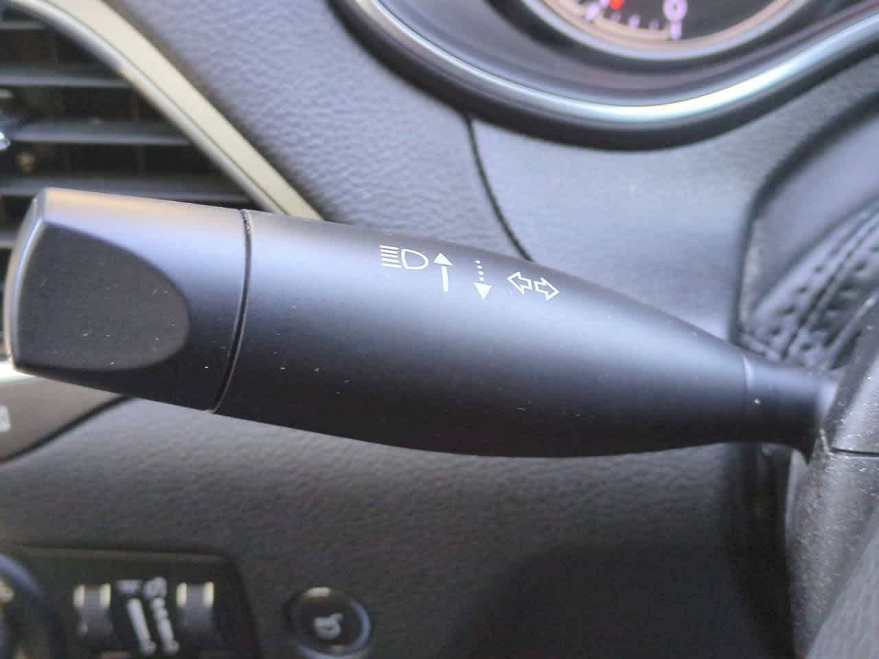 Thumbnail: 2019 Jeep Cherokee - 28