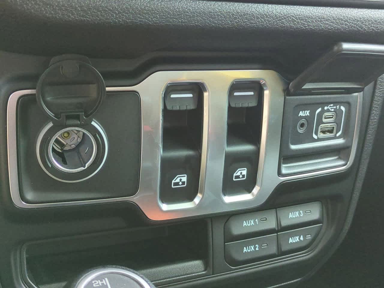 Thumbnail: 2025 Jeep Wrangler - 28