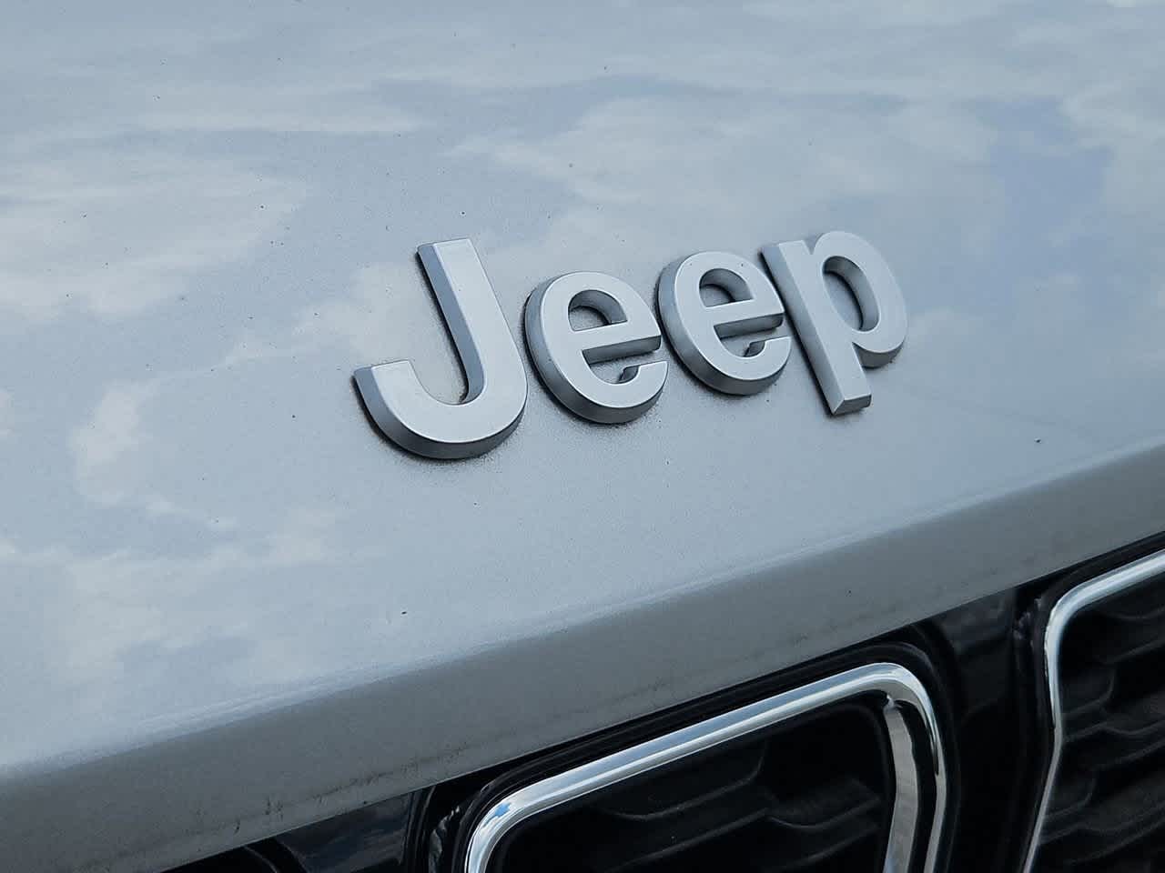 Thumbnail: 2025 Jeep Grand Cherokee - 12