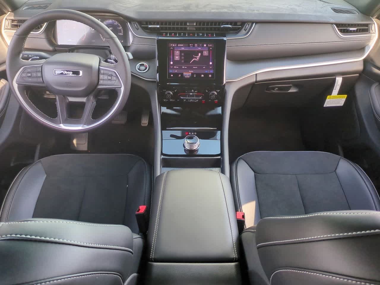 Thumbnail: 2025 Jeep Grand Cherokee L - 16