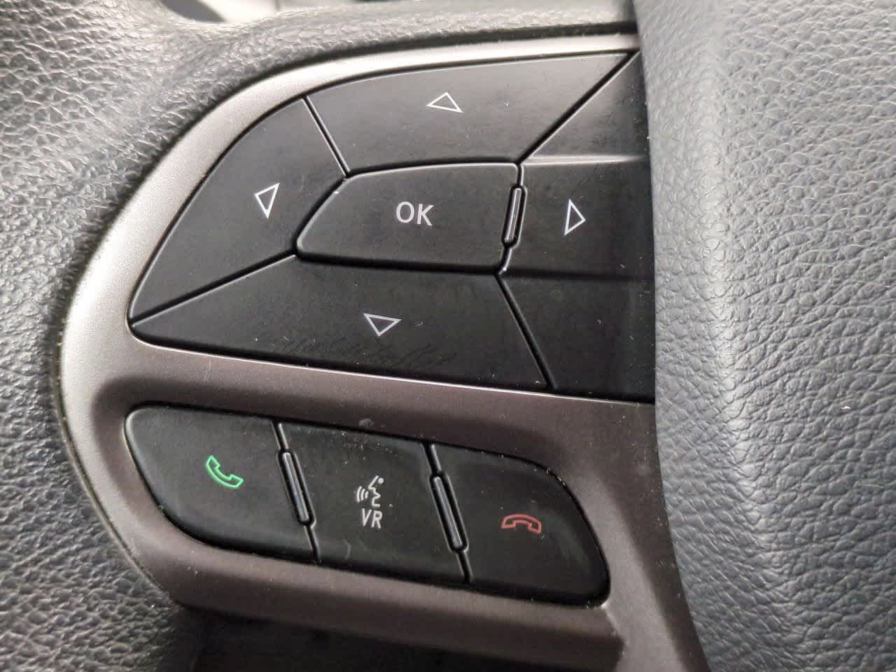 Thumbnail: 2020 Jeep Cherokee - 24