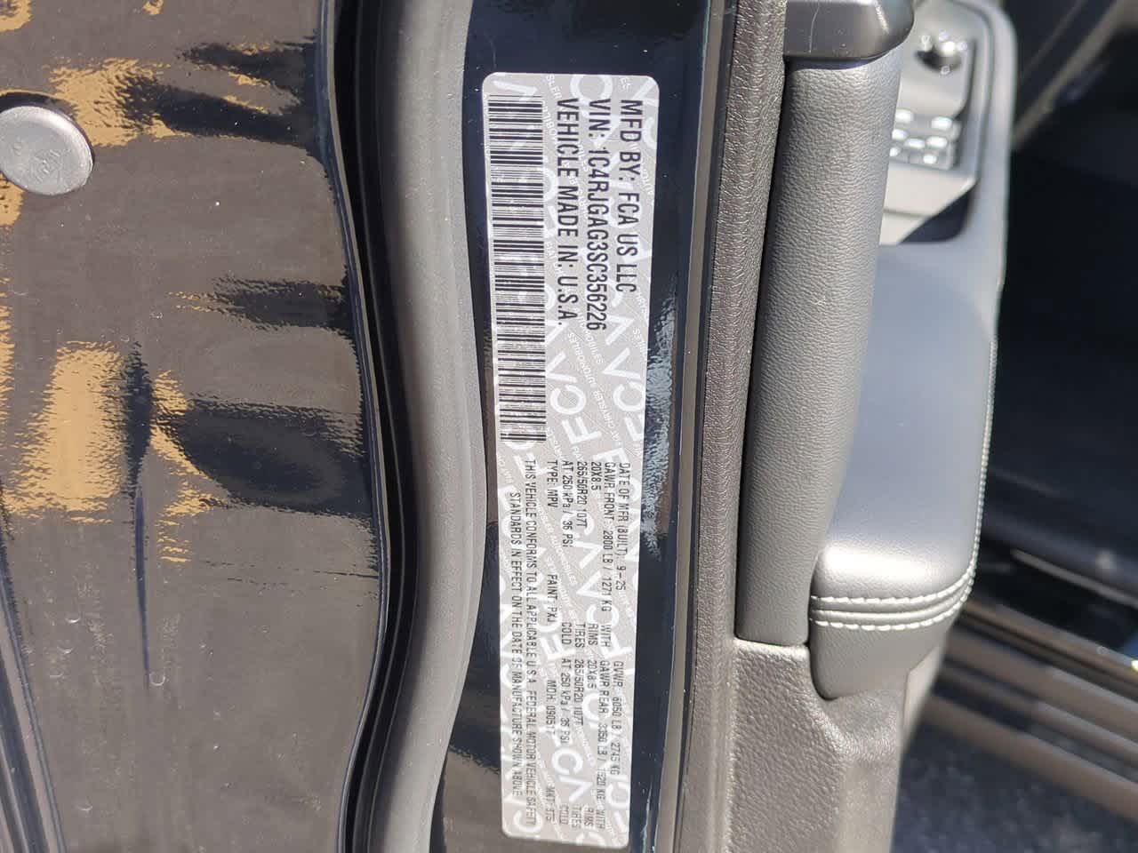 Thumbnail: 2025 Jeep Grand Cherokee - 37