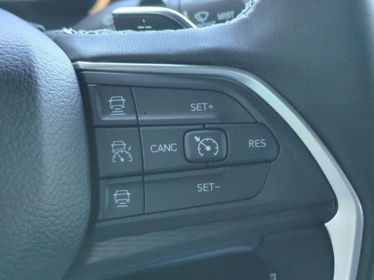 Thumbnail: 2025 Jeep Grand Cherokee - 25