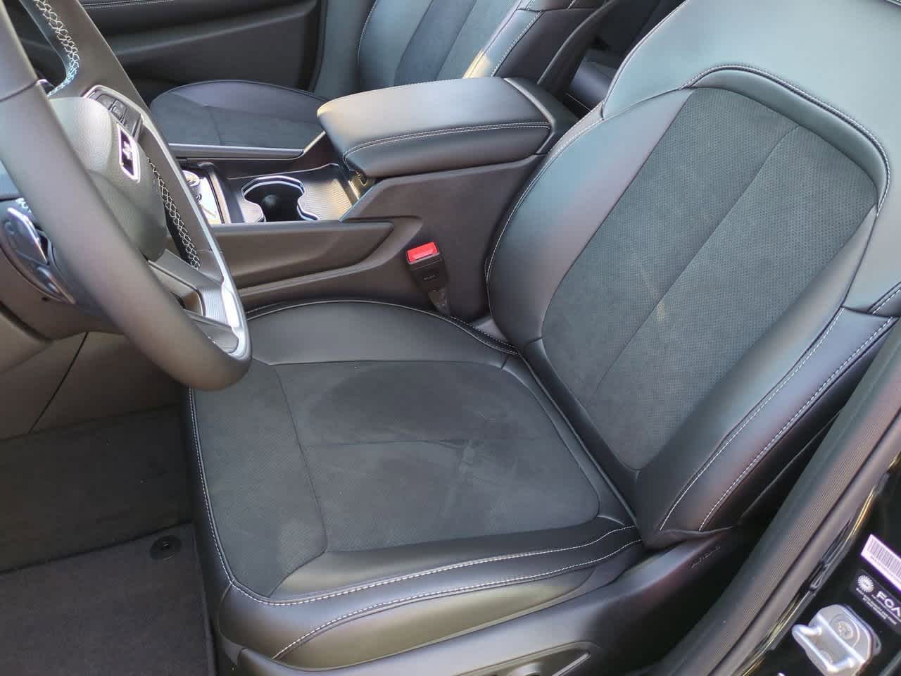 Thumbnail: 2025 Jeep Grand Cherokee - 16