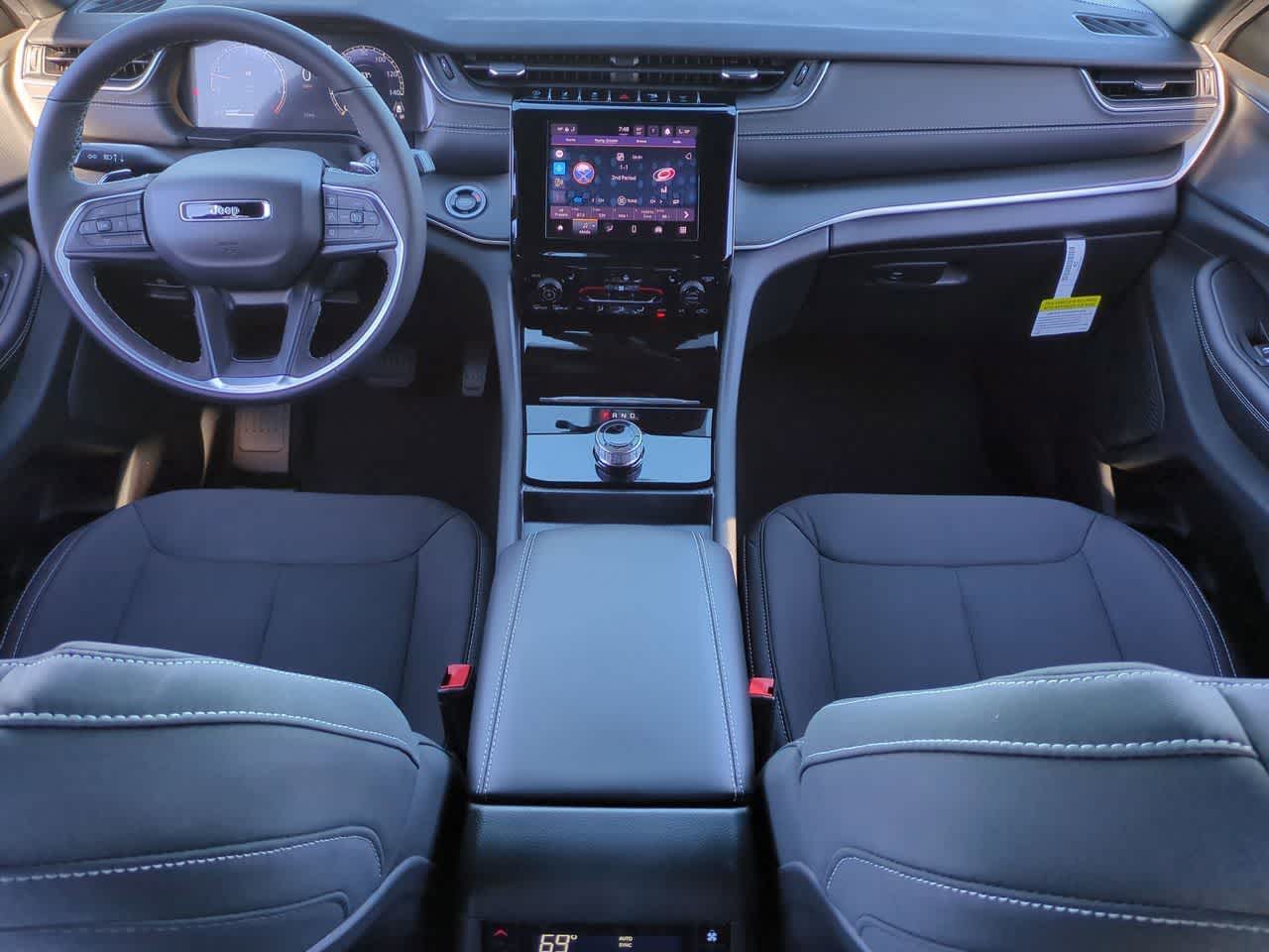 Thumbnail: 2025 Jeep Grand Cherokee L - 16