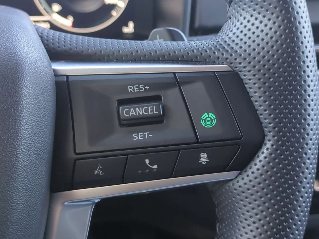 Thumbnail: 2024 Mitsubishi Outlander - 25