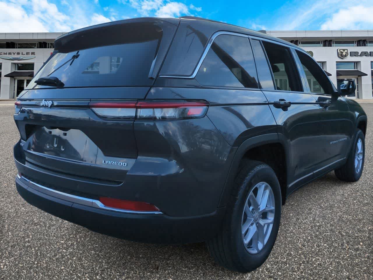 Thumbnail: 2025 Jeep Grand Cherokee - 8