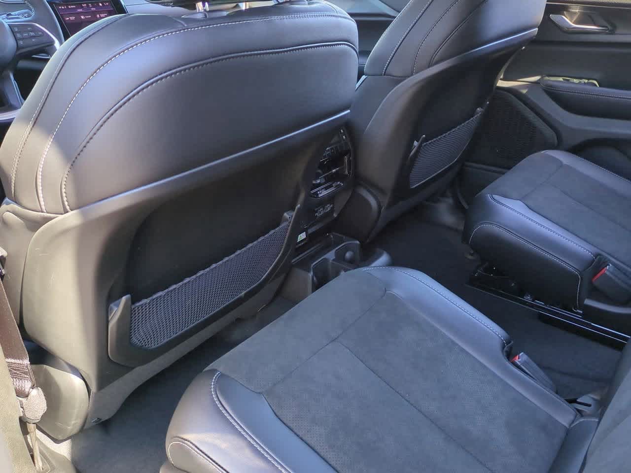 Thumbnail: 2025 Jeep Grand Cherokee L - 18