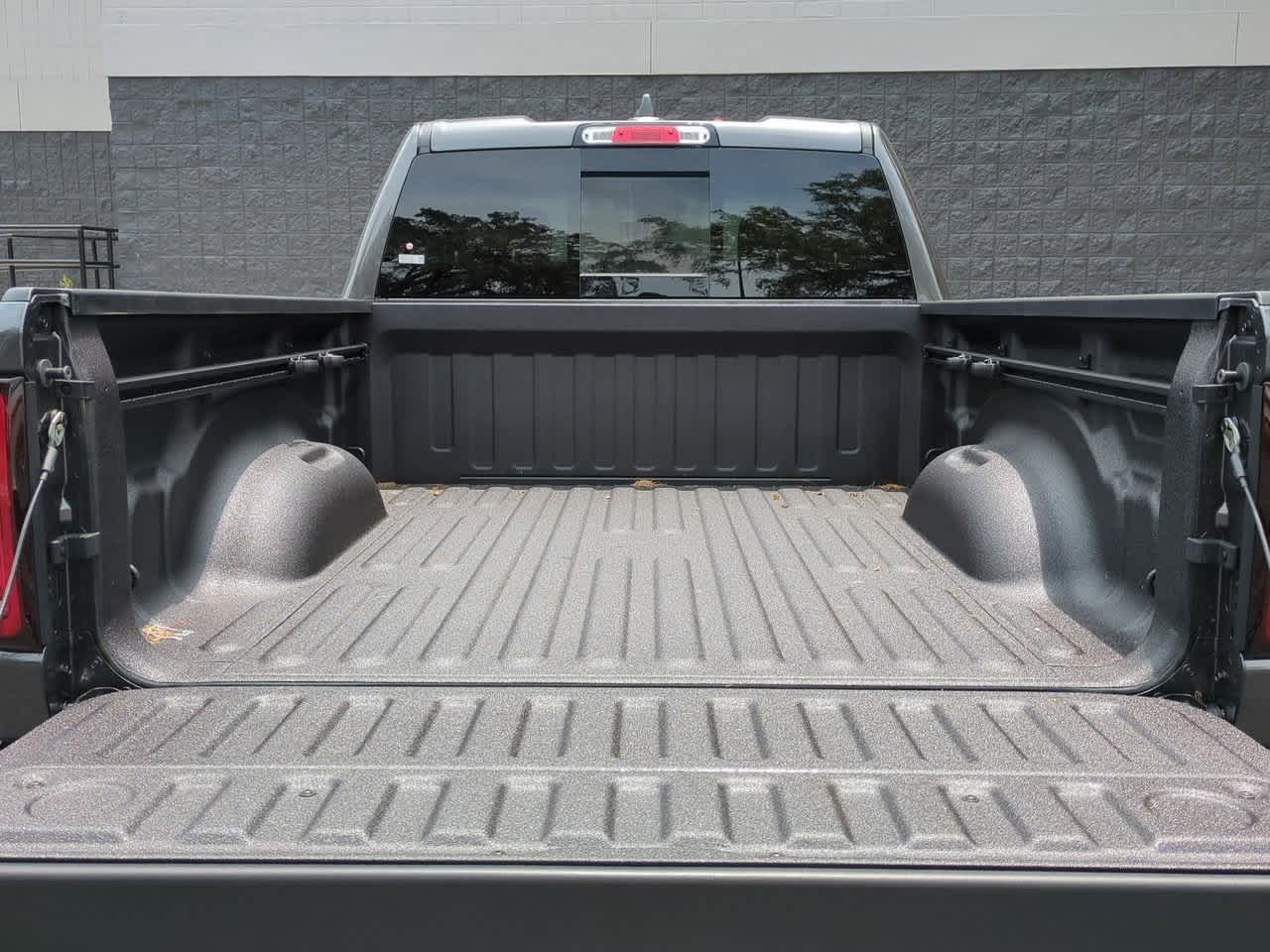 Thumbnail: 2025 RAM 1500 - 33