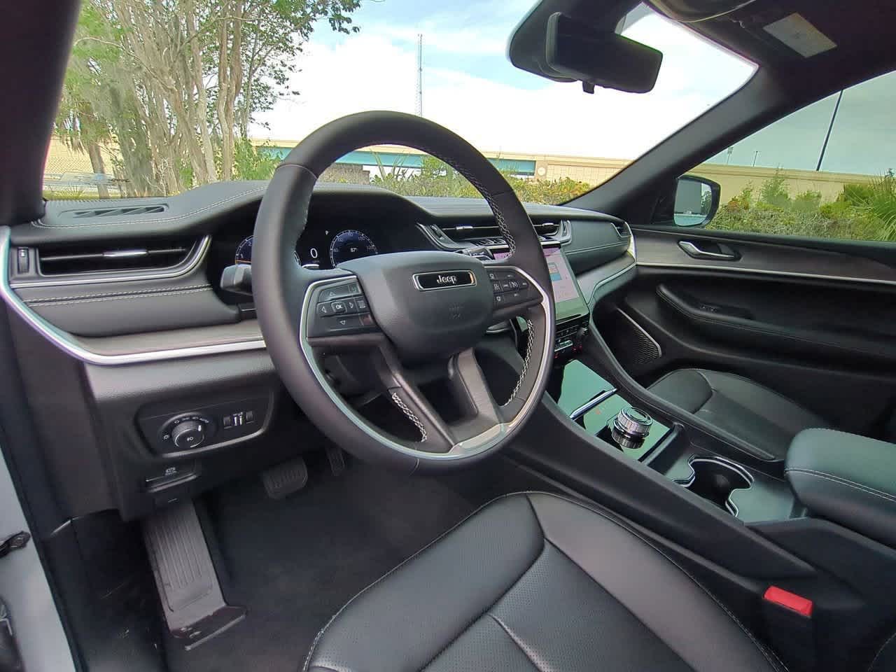 Thumbnail: 2025 Jeep Grand Cherokee - 10