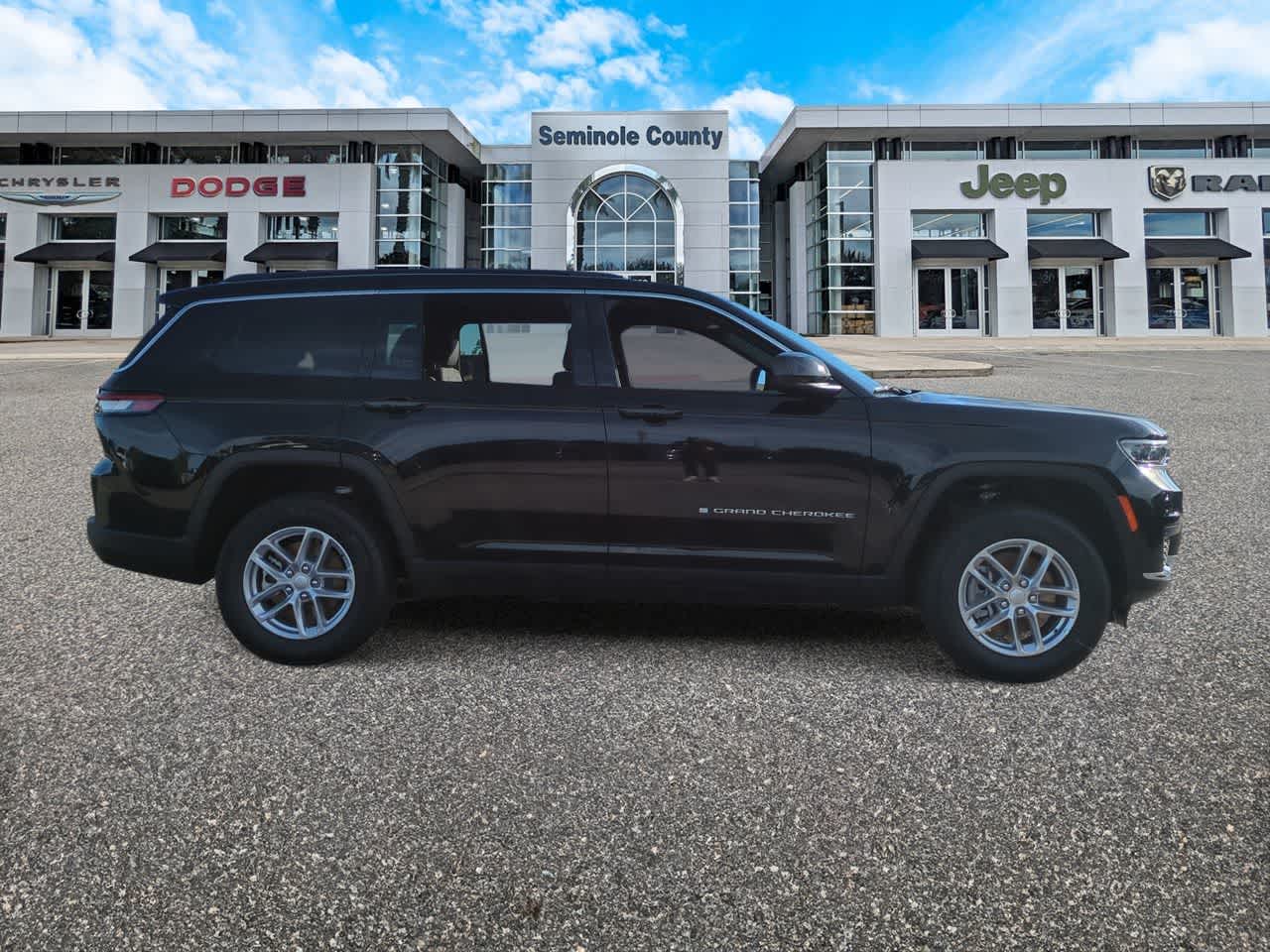 Thumbnail: 2025 Jeep Grand Cherokee L - 8