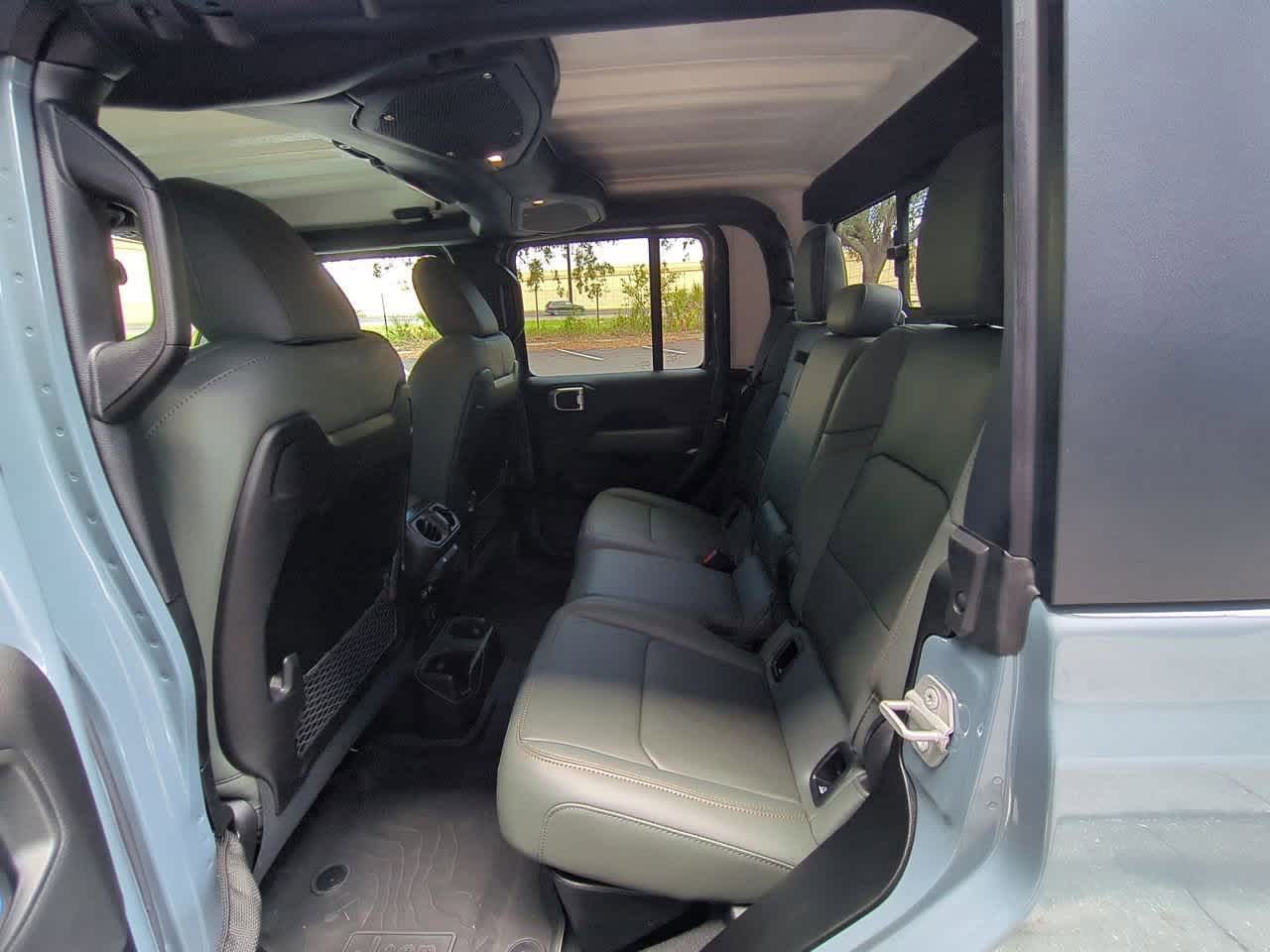 Thumbnail: 2024 Jeep Gladiator - 20