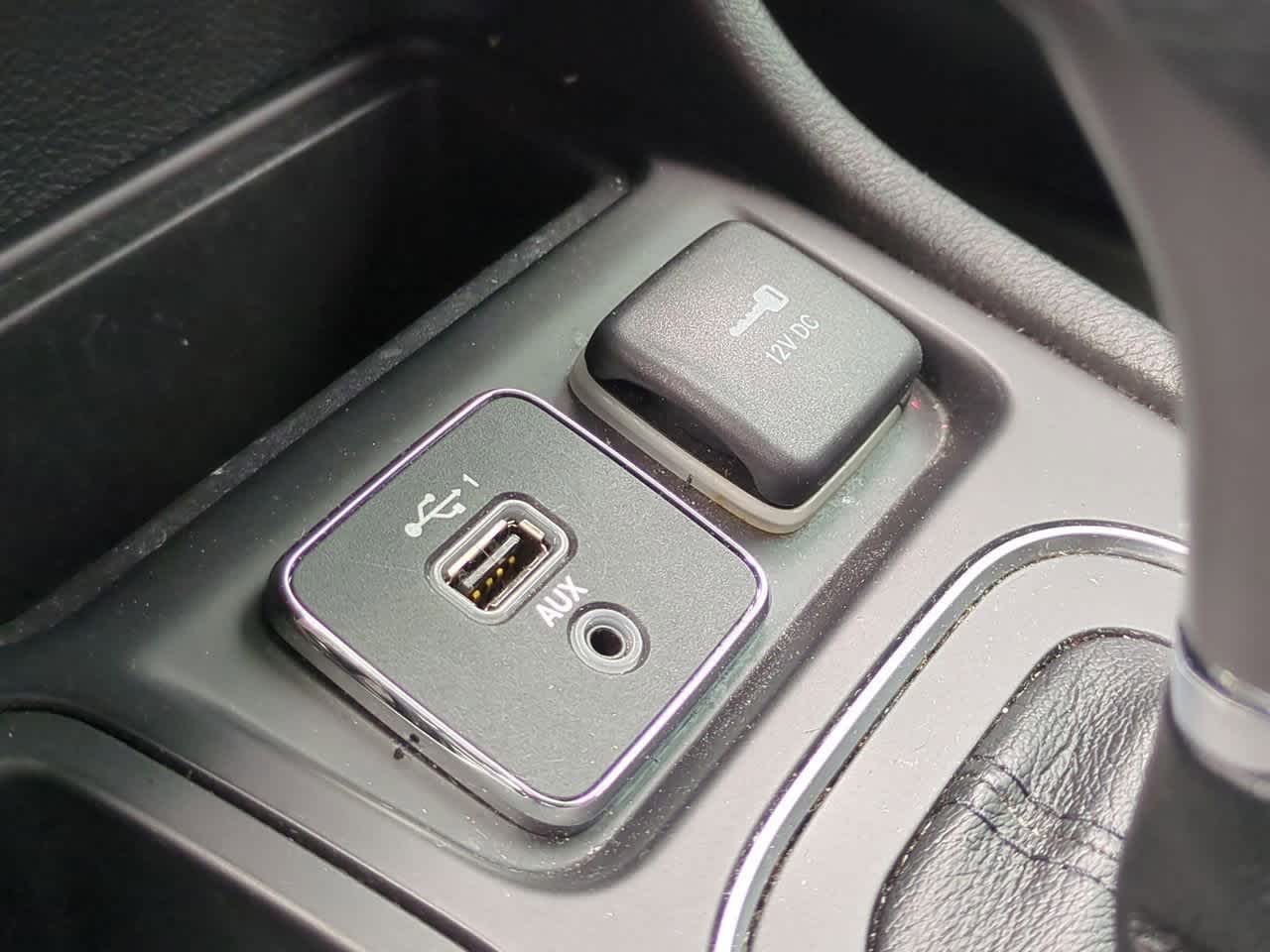 Thumbnail: 2021 Jeep Cherokee - 30