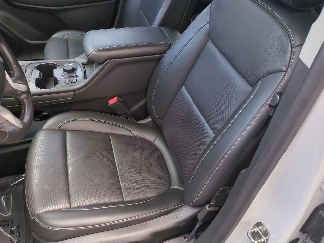 Thumbnail: 2022 GMC Acadia - 17