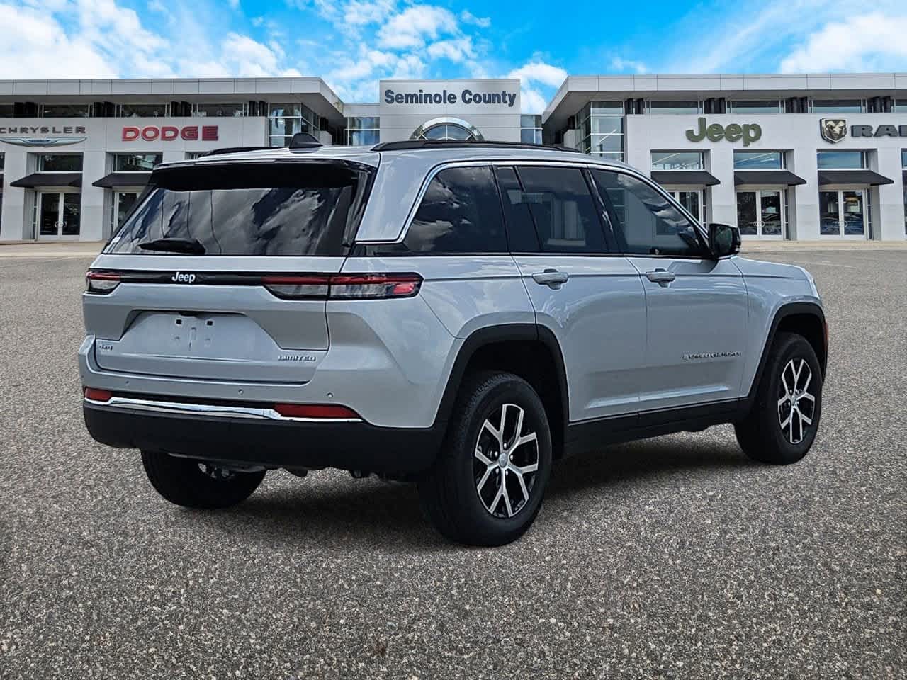 Thumbnail: 2025 Jeep Grand Cherokee - 8