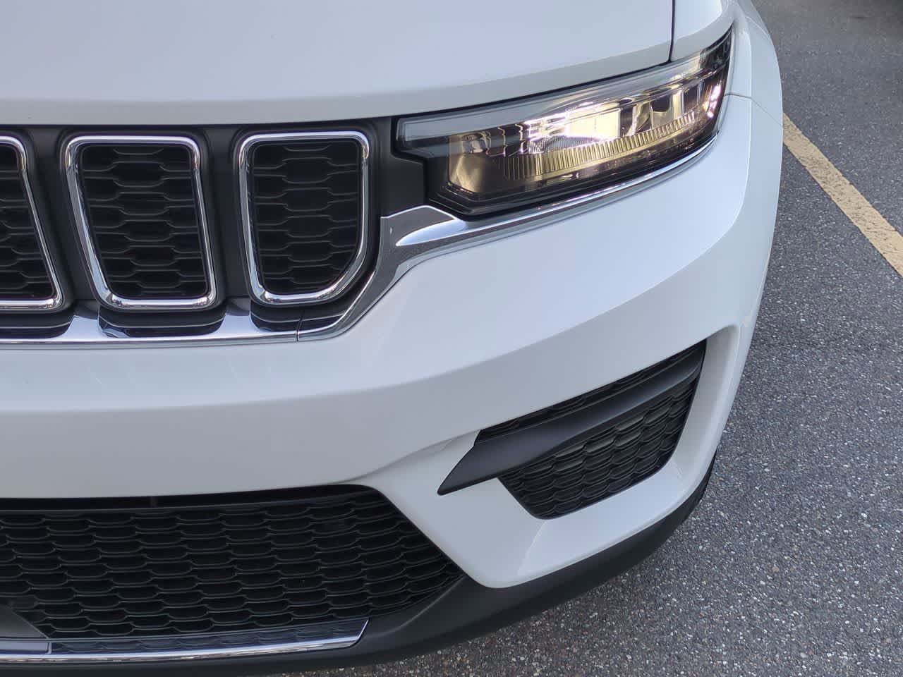 Thumbnail: 2025 Jeep Grand Cherokee - 11