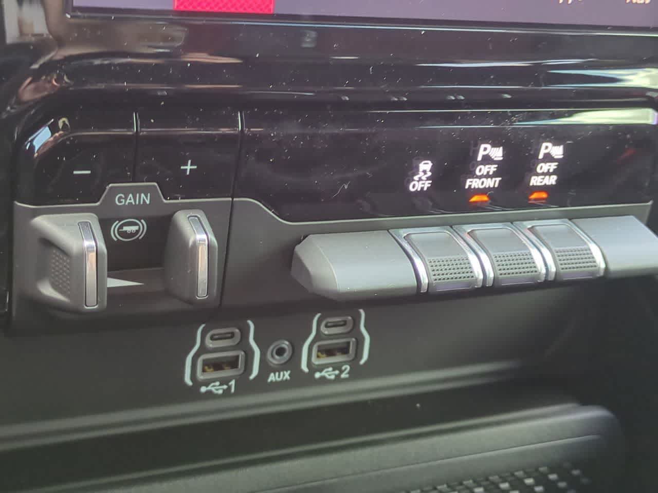 Thumbnail: 2026 RAM 1500 - 17