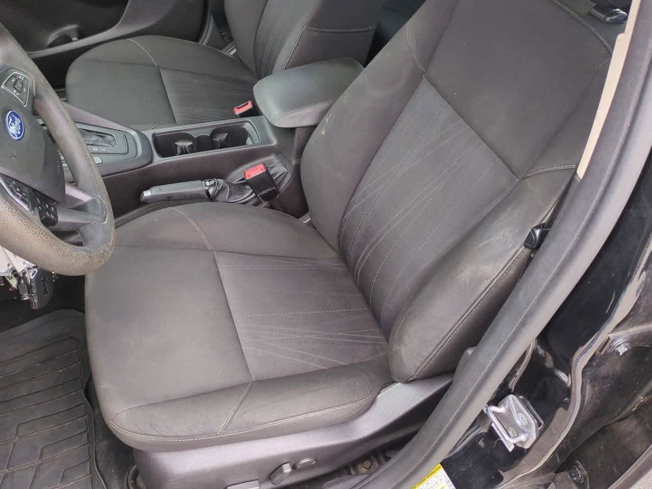 Thumbnail: 2015 Ford Focus - 16