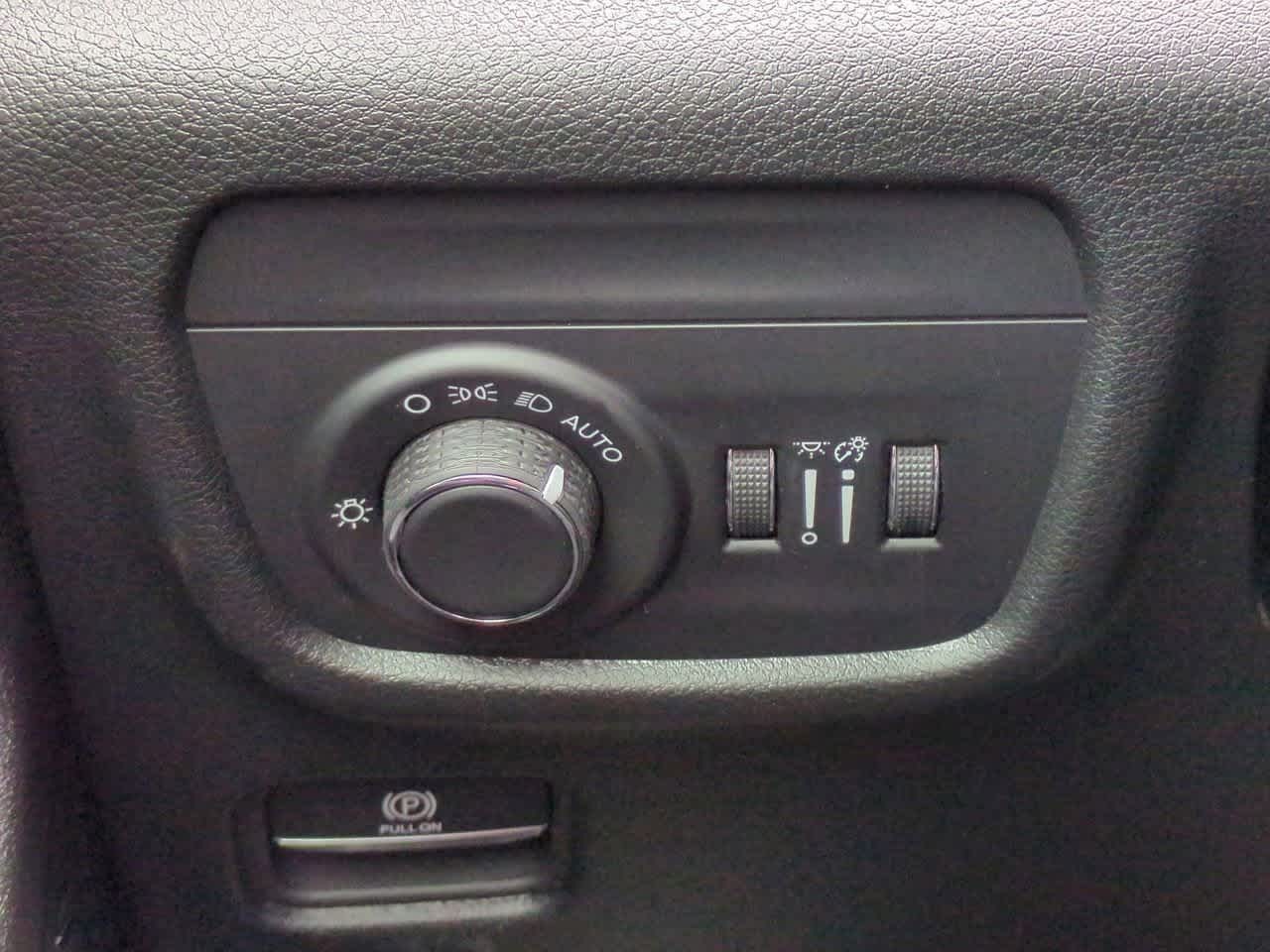 Thumbnail: 2025 Jeep Grand Cherokee - 18