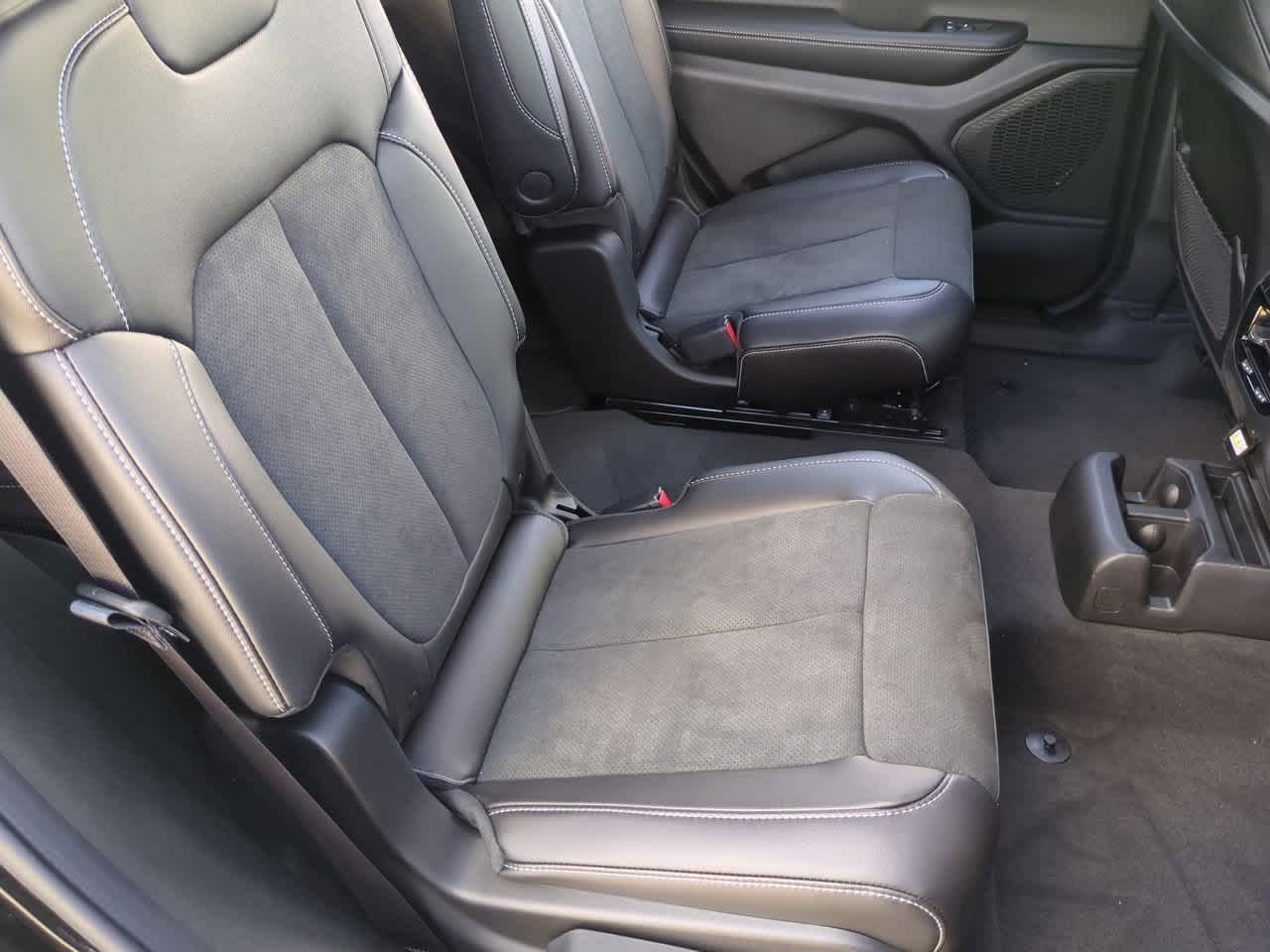 Thumbnail: 2025 Jeep Grand Cherokee L - 22