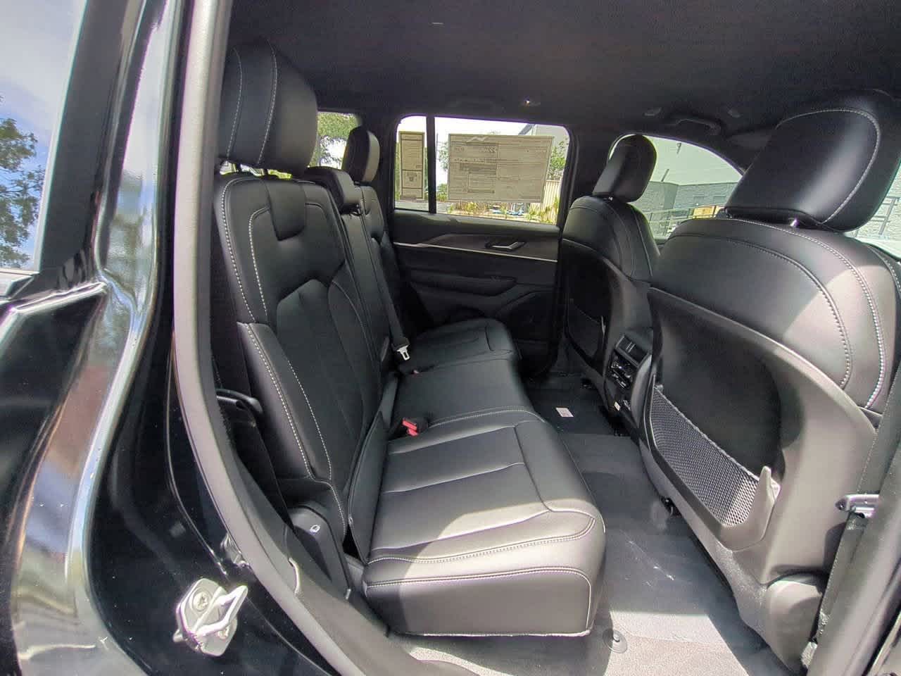 Thumbnail: 2025 Jeep Grand Cherokee - 21