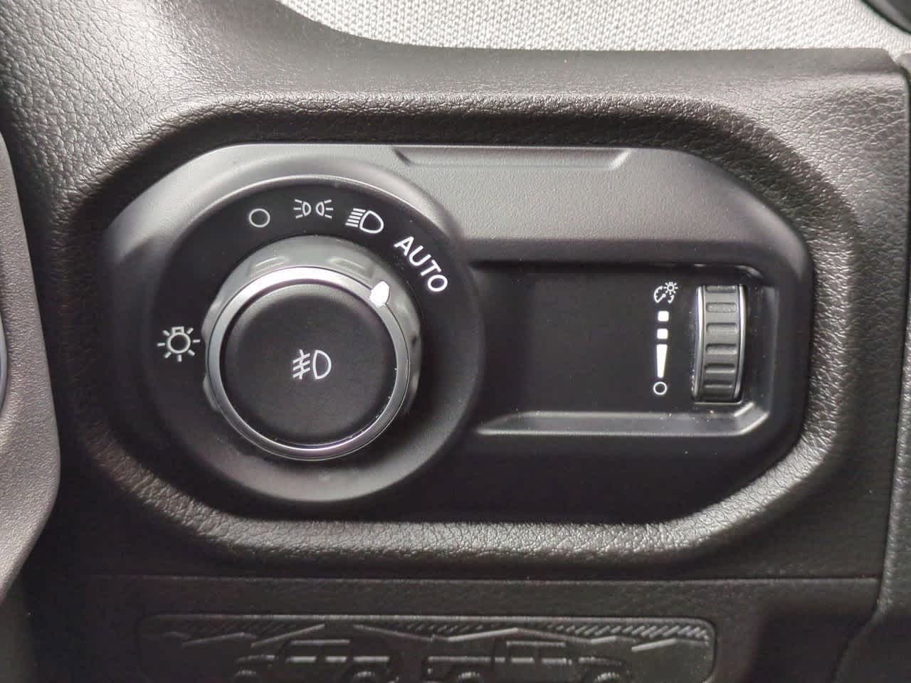 Thumbnail: 2024 Jeep Wrangler - 18