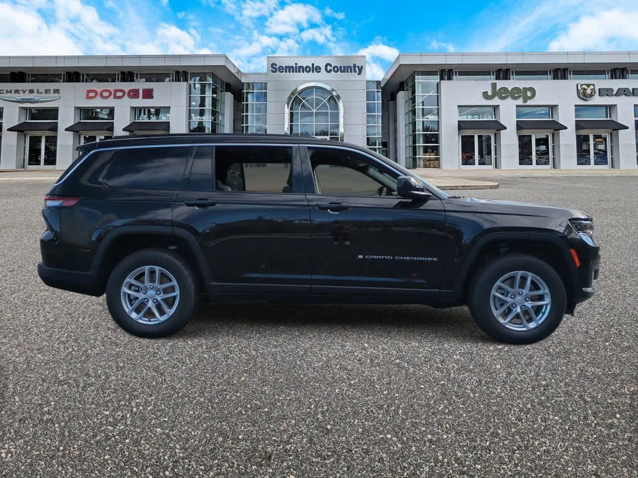 Thumbnail: 2025 Jeep Grand Cherokee L - 9