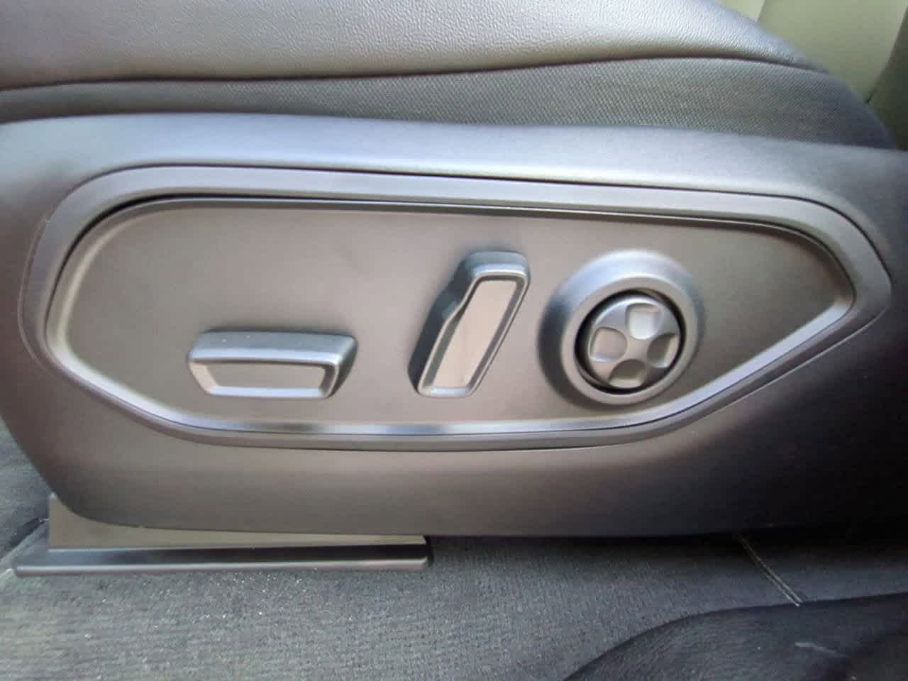 Thumbnail: 2025 Jeep Grand Cherokee - 18