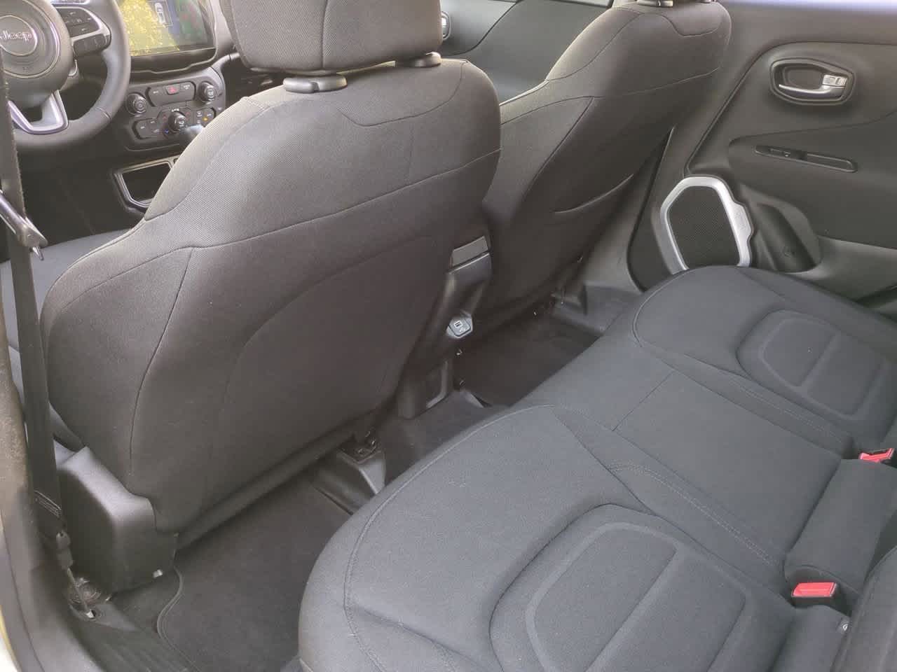 Thumbnail: 2018 Jeep Renegade - 19