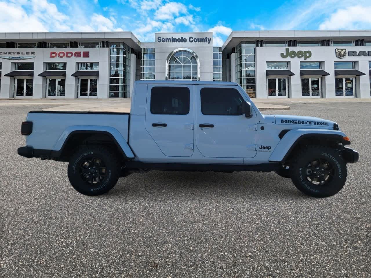 Thumbnail: 2025 Jeep Gladiator - 9