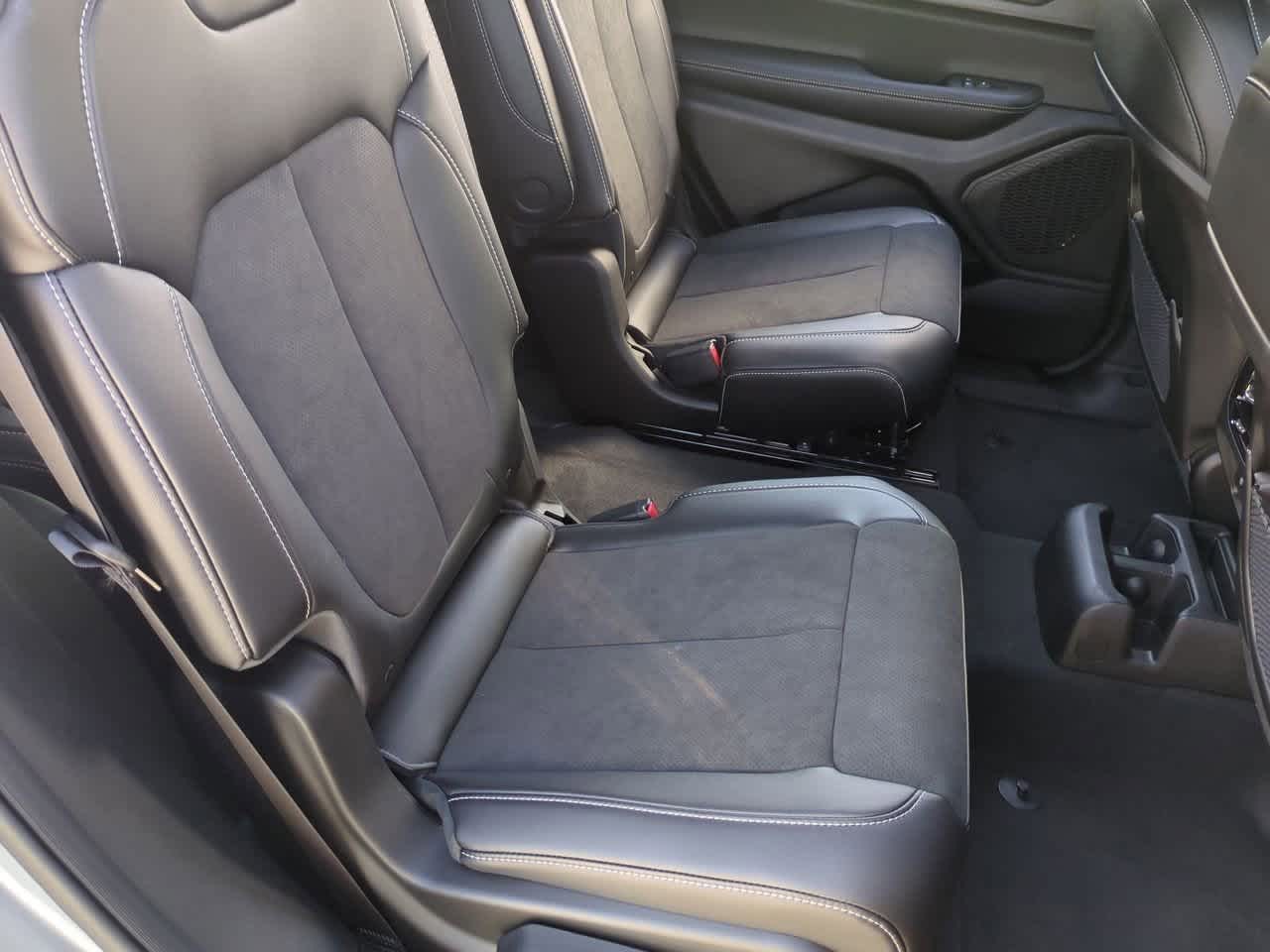 Thumbnail: 2025 Jeep Grand Cherokee L - 22