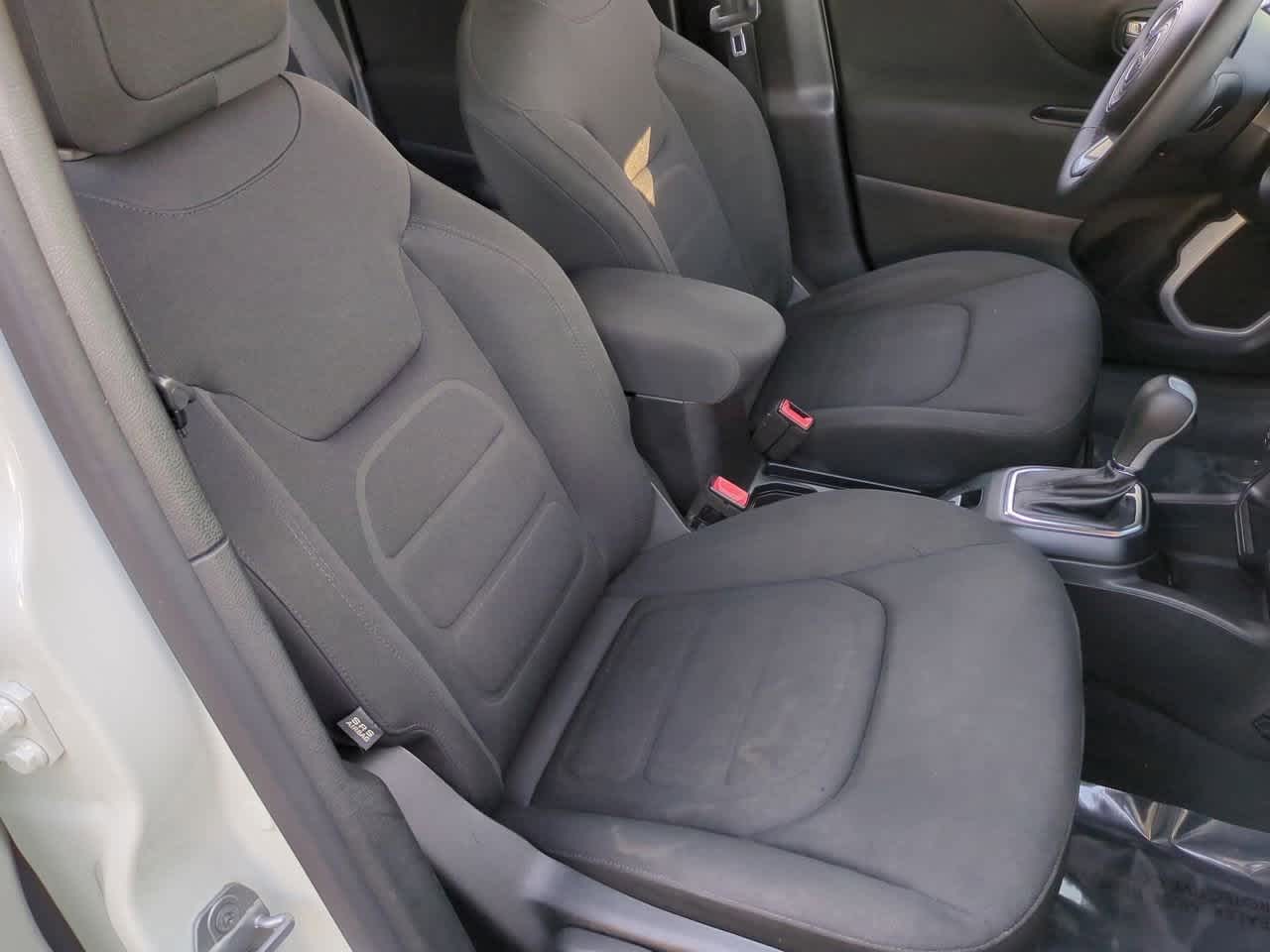 Thumbnail: 2018 Jeep Renegade - 22