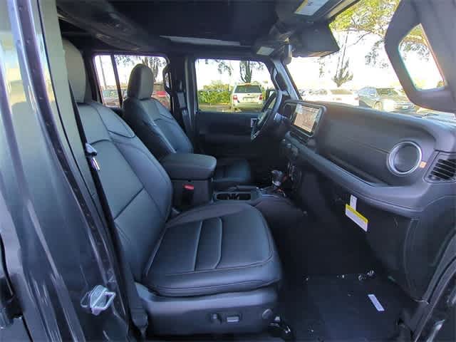 Thumbnail: 2025 Jeep Wrangler - 22