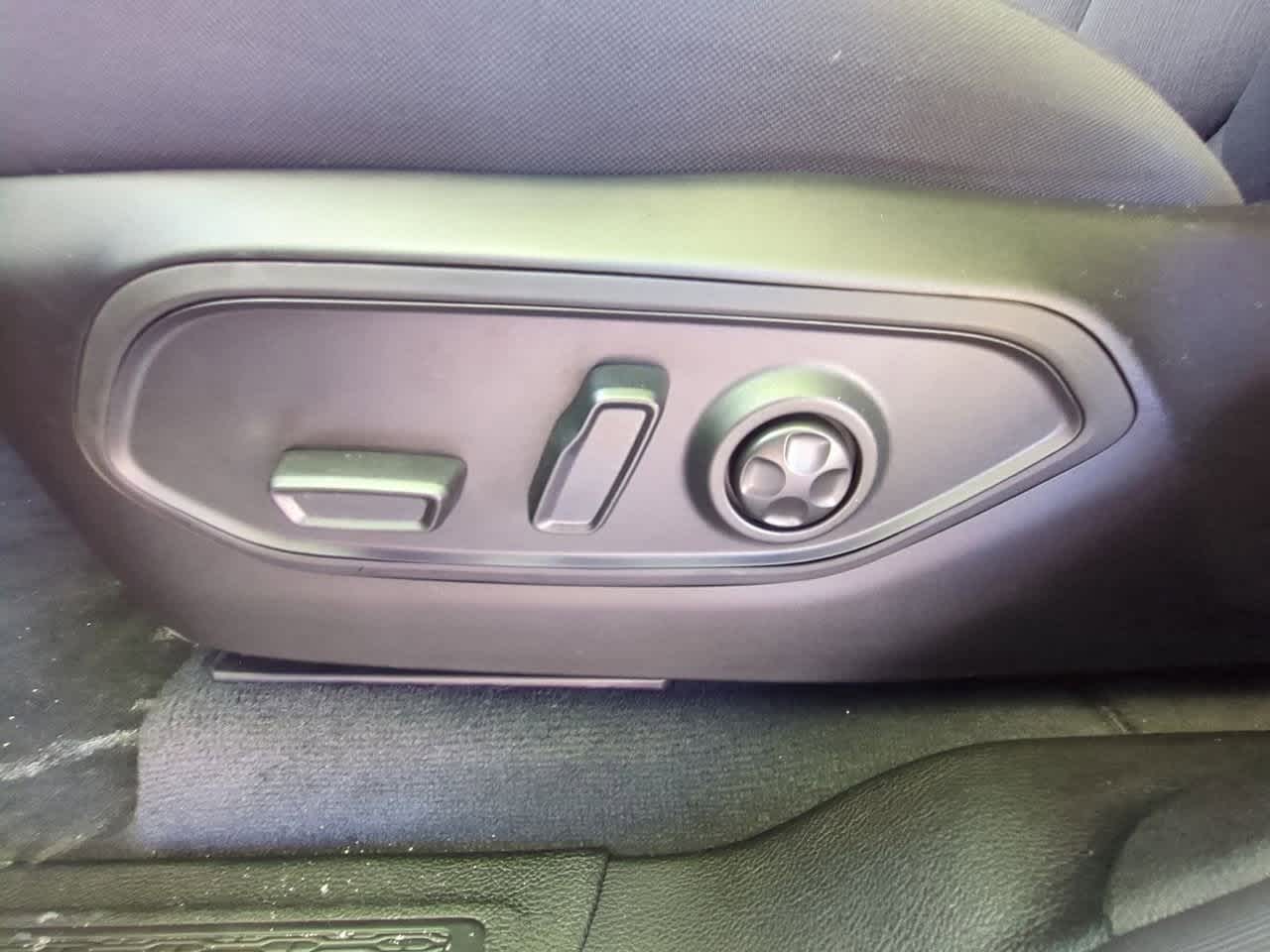 Thumbnail: 2025 Jeep Grand Cherokee L - 18