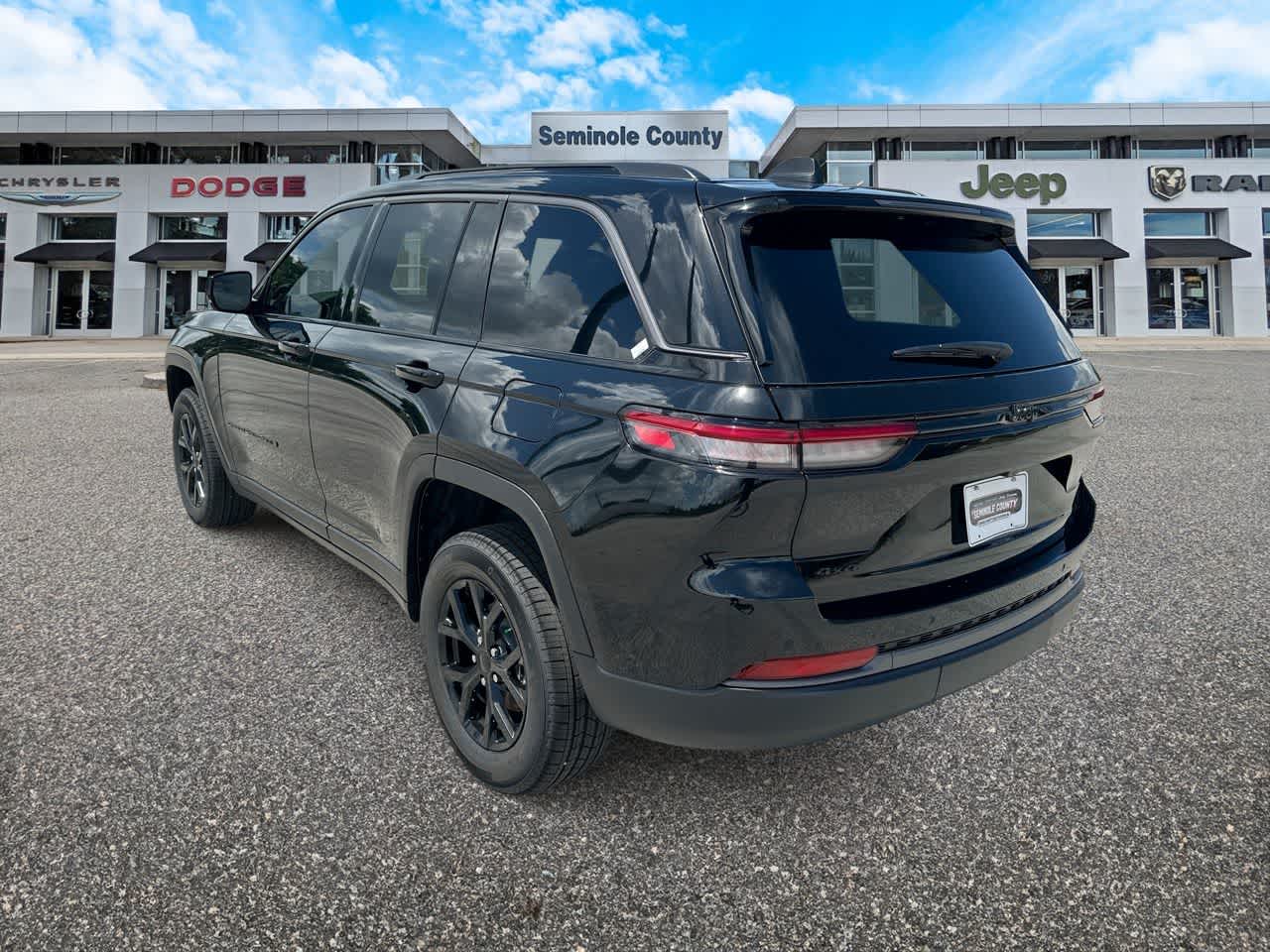 Thumbnail: 2026 Jeep Grand Cherokee - 5
