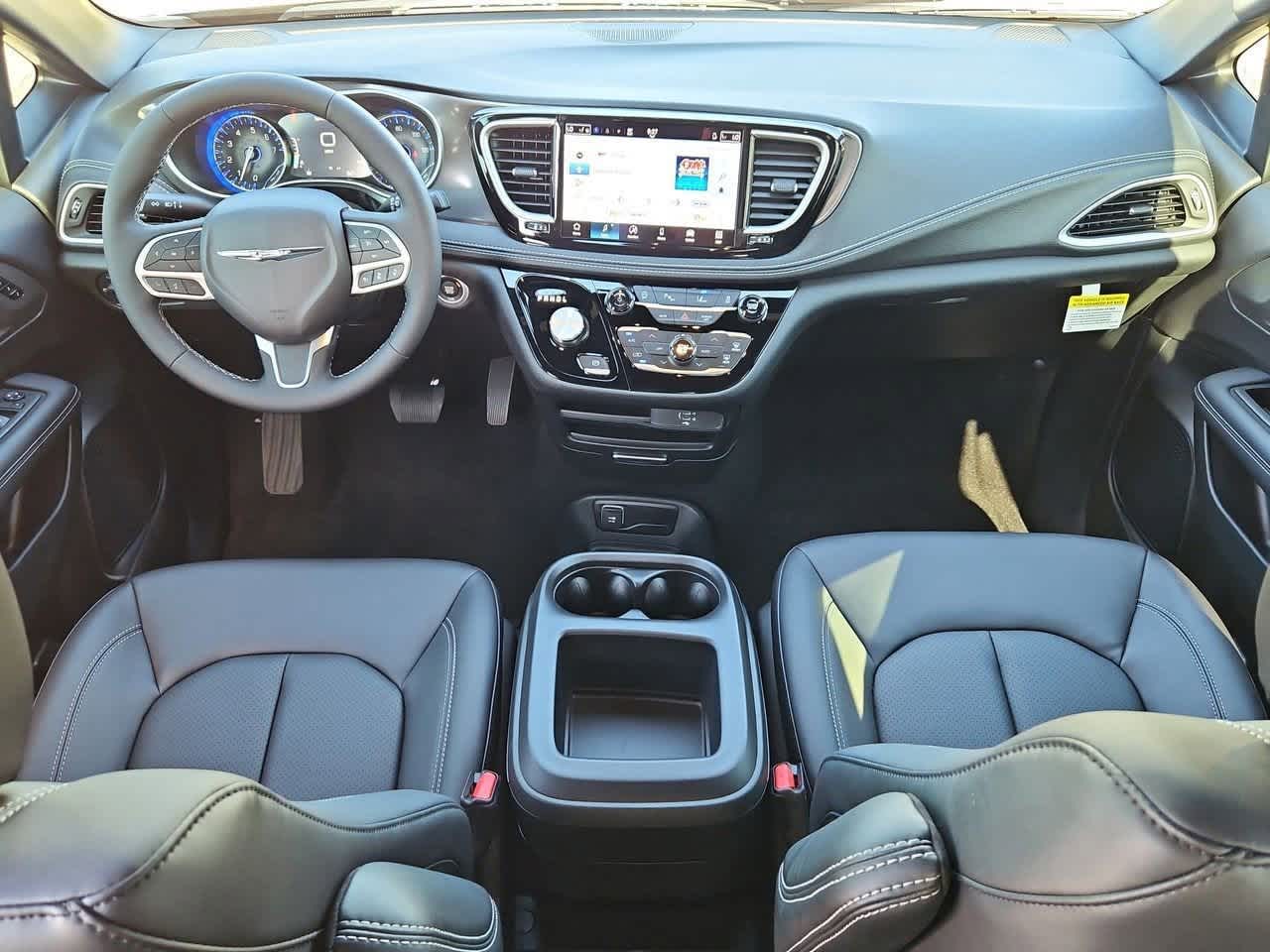 Thumbnail: 2026 Chrysler Pacifica - 16