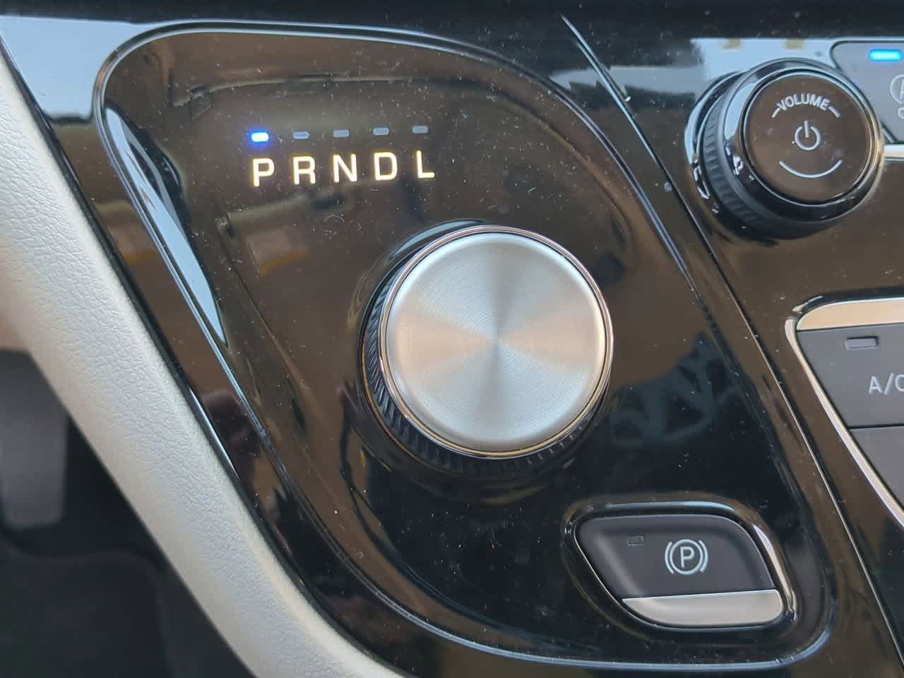 Thumbnail: 2023 Chrysler Pacifica - 31