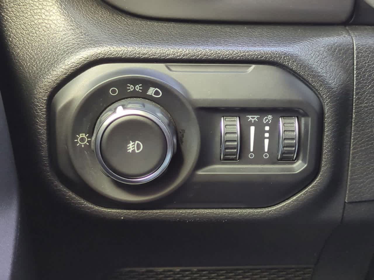 Thumbnail: 2021 Jeep Wrangler - 18