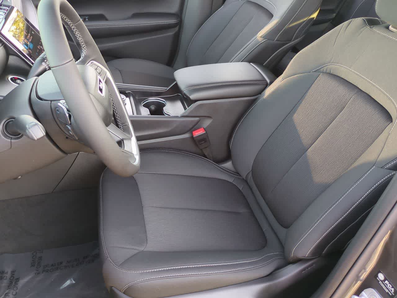 Thumbnail: 2025 Jeep Grand Cherokee - 17