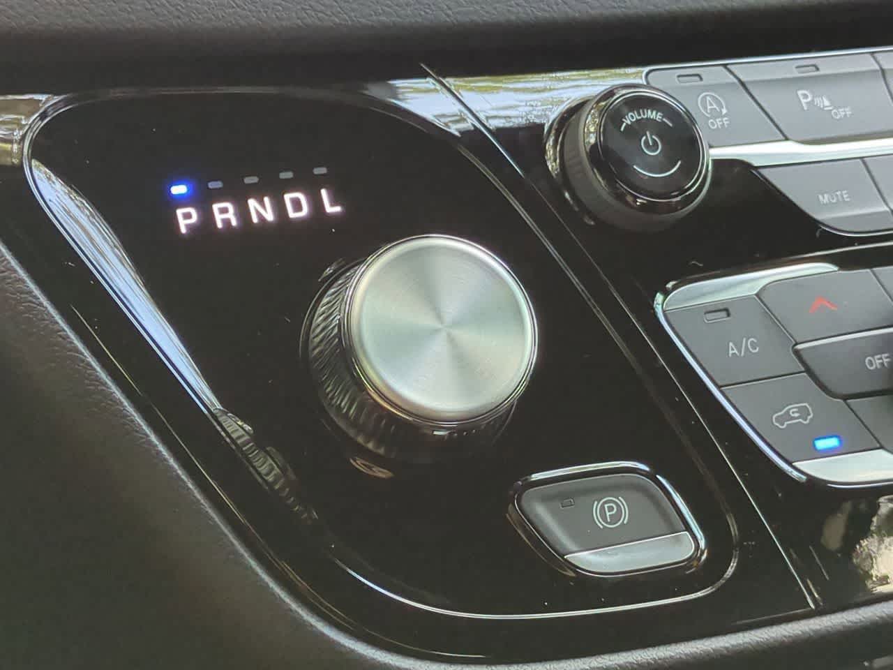 Thumbnail: 2026 Chrysler Voyager - 32