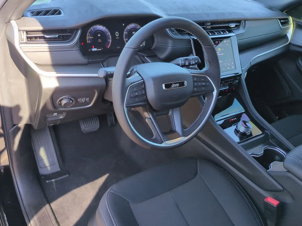 Thumbnail: 2025 Jeep Grand Cherokee - 10