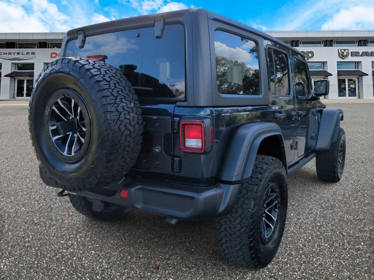 Thumbnail: 2025 Jeep Wrangler - 8