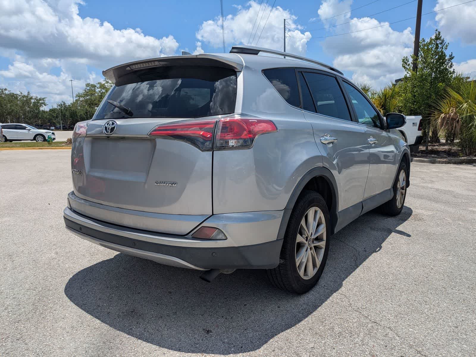 Thumbnail: 2017 Toyota RAV4 - 4