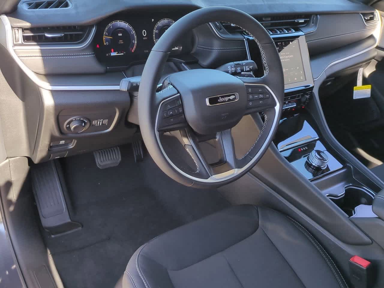 Thumbnail: 2025 Jeep Grand Cherokee L - 10