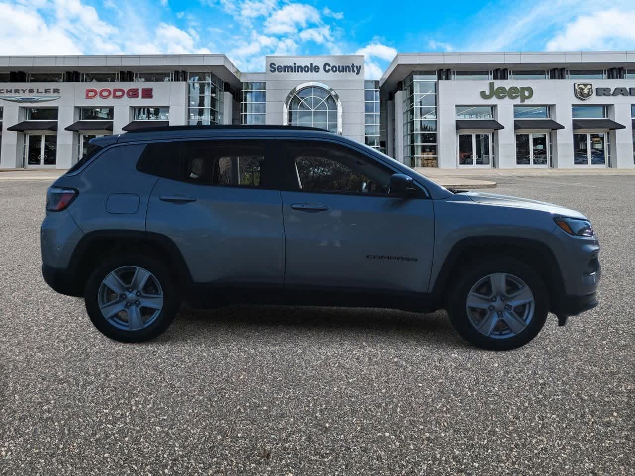 Thumbnail: 2022 Jeep Compass - 9