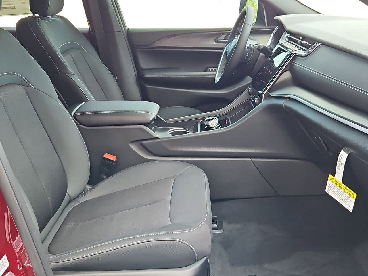 Thumbnail: 2025 Jeep Grand Cherokee L - 22