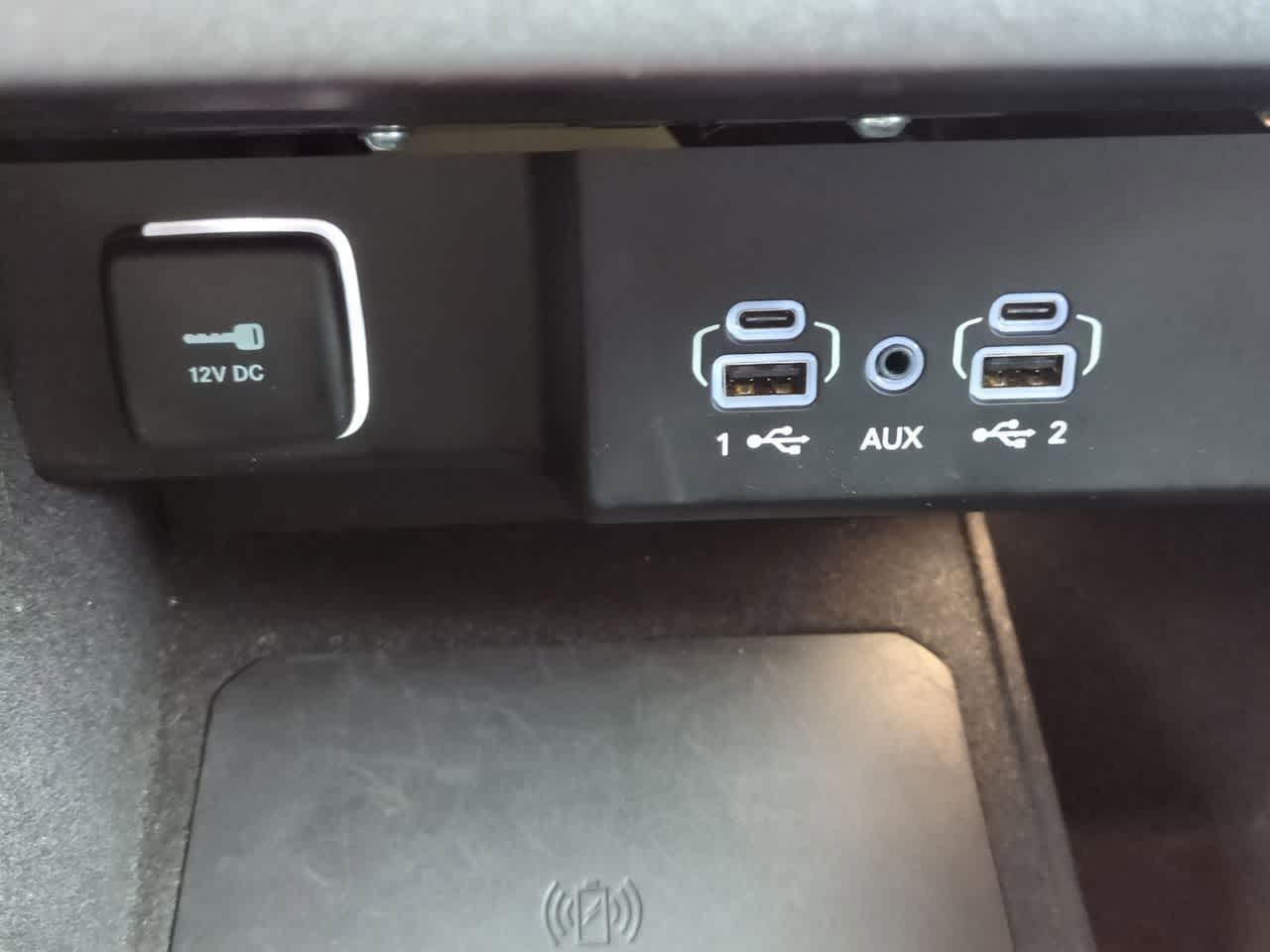 Thumbnail: 2024 Jeep Wagoneer - 32