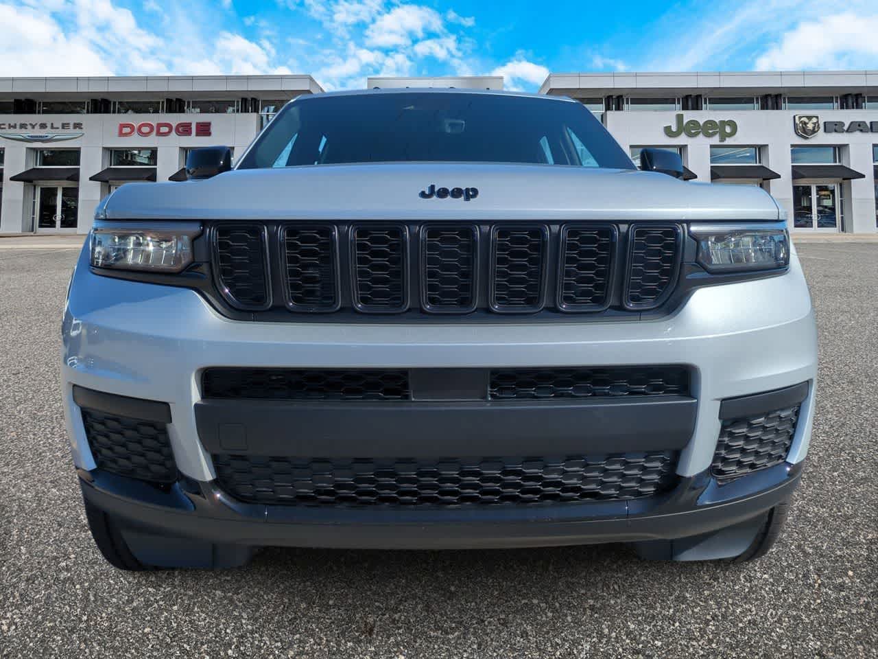 Thumbnail: 2025 Jeep Grand Cherokee L - 3