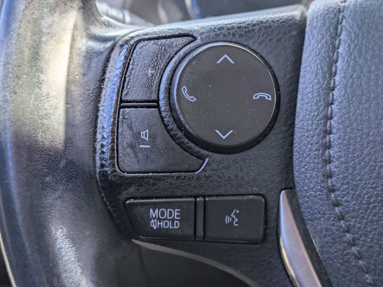 Thumbnail: 2017 Toyota RAV4 - 8