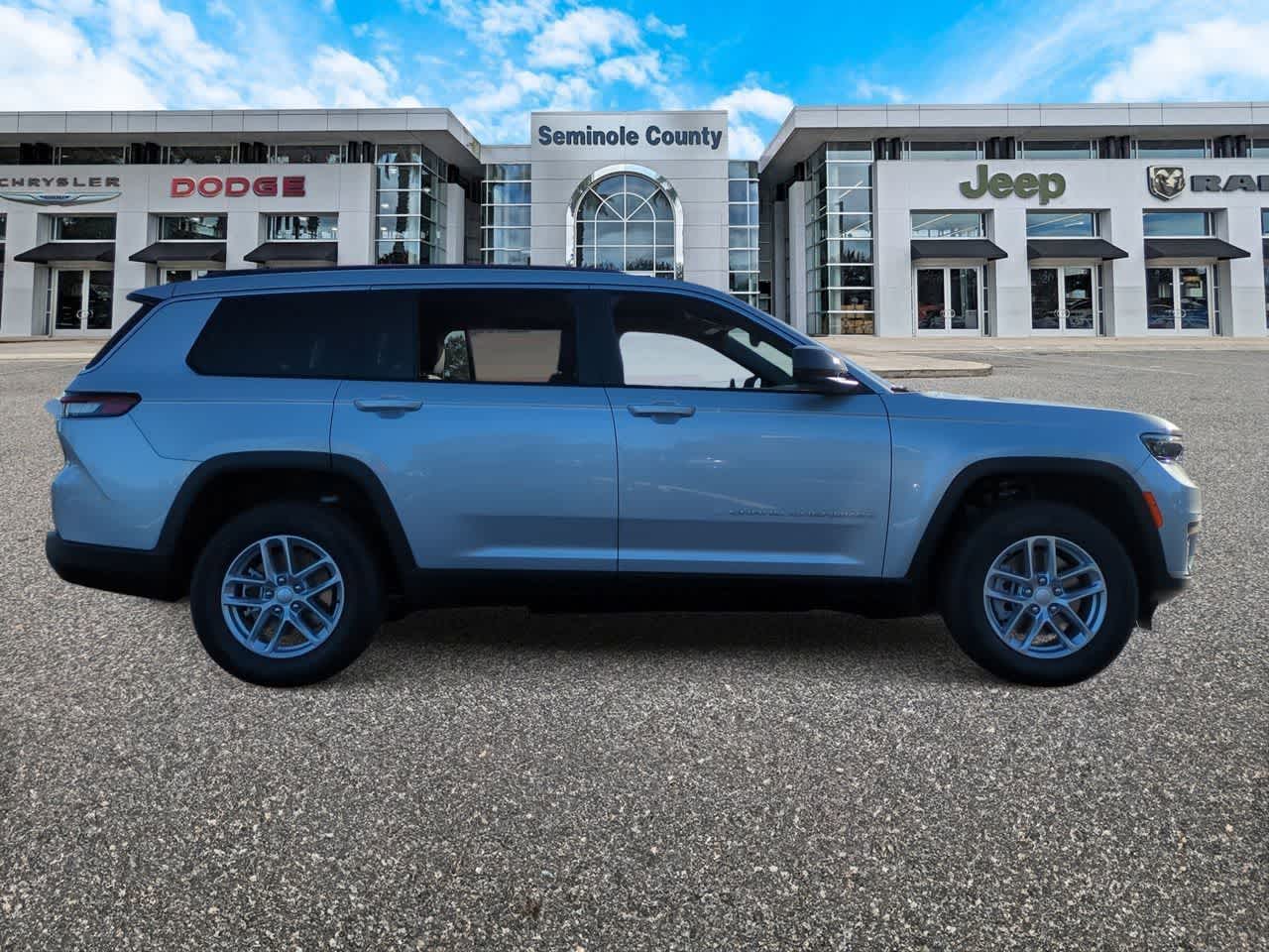 Thumbnail: 2025 Jeep Grand Cherokee L - 9